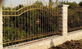 如何选择适合自家花园的锌钢护栏