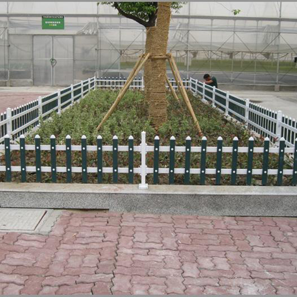 PVC草坪栅栏